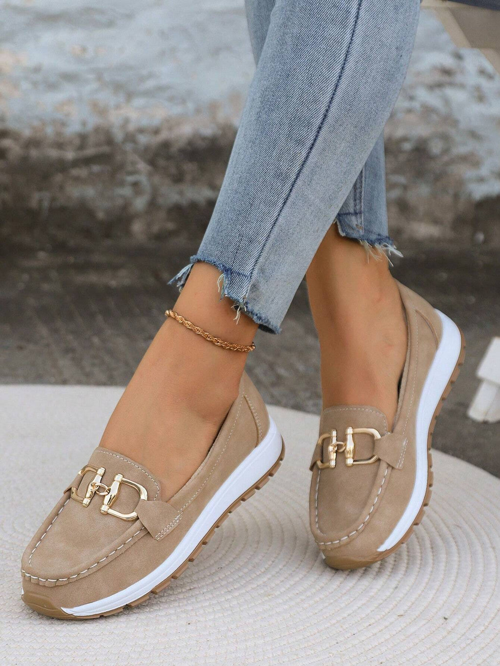 Scarlett - Chic Buckle Loafers