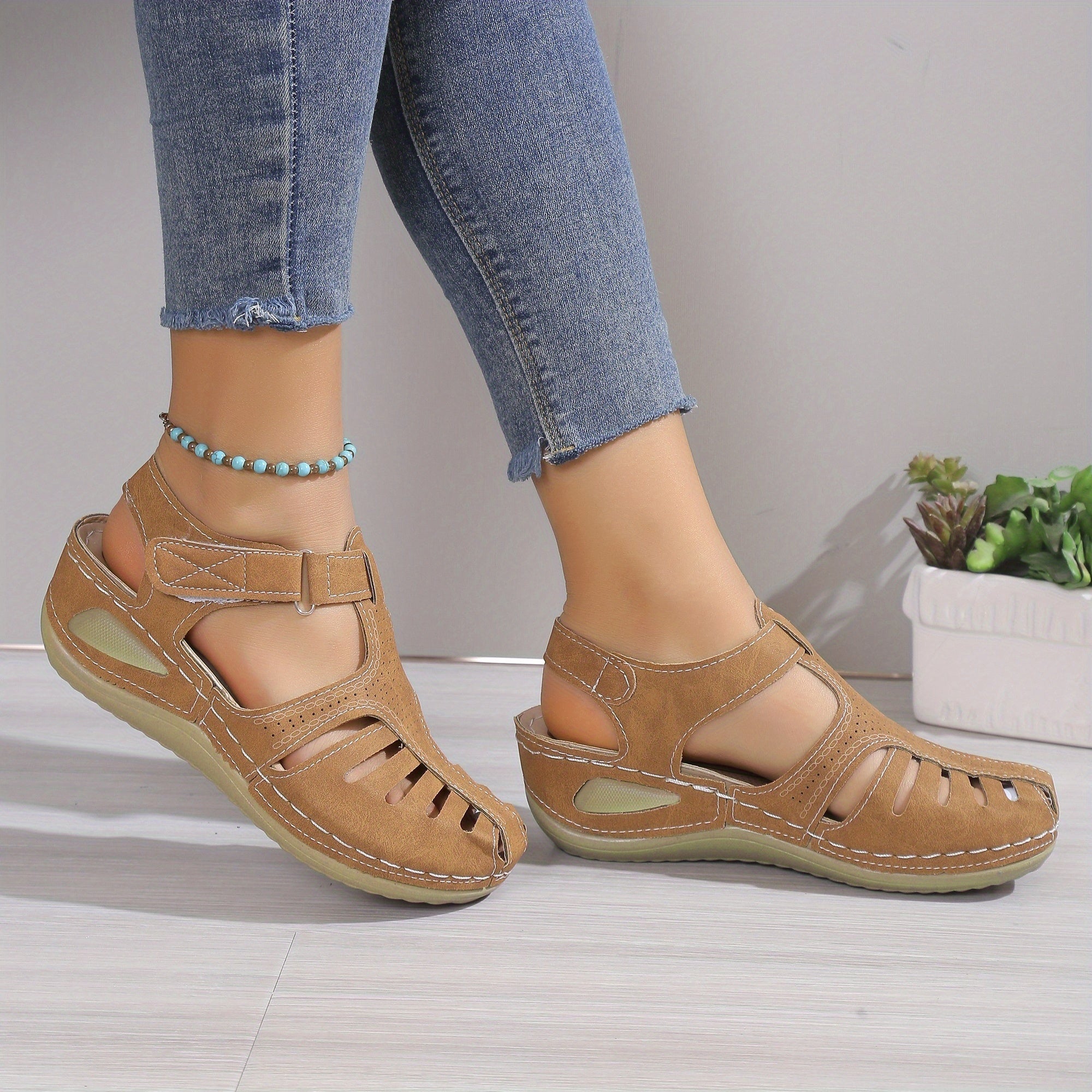 Amelia – Comfort Sandals with a Gentle Lift